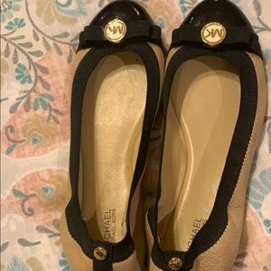 Michael Kors new never worn flats